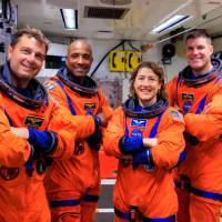 La Nasa lanzó este miércoles 1 de abril la misión Artemis II, el primer vuelo tripulado a la órbita lunar en más de 50 años. A bordo fueron Reid Wiseman, Victor Glover, Christina Koch y Jeremy Hansen. FOTO: Nasa