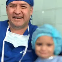 El doctor Julio Sendoya era un odontólogo y un especialista en Cirugía Oral y Maxilofacial con una labor especial con los niños. Fotos: Instagram @cirujanojuliosendoya