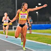 Lina Licona protagonizó un espectacular remate en el relevo 4x400 metros y le dio a Colombia una de sus ocho medallas de oro en el atletismo de los Juegos Suramericanos. FOTO JUEGOS ODESUR