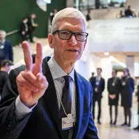 Tim Cook concluye su trayectoria como director ejecutivo de Apple tras haber liderado la multinacional tecnológica desde el 24 de agosto de 2011, fecha en la que asumió la responsabilidad tras la renuncia de Steve Jobs. FOTO: Getty.
