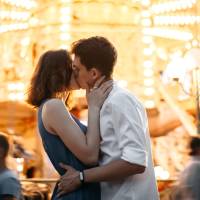 Cada 13 de abril se celebra el Día Internacional del Beso en recuerdo del récord del beso más largo del mundo. Foto: Getty Images