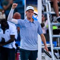 El italiano Jannik Sinner, uno de los favoritos al título en el Masters 1000 de Miami, sigue avanzando en busca de la final del torneo. FOTO TOMADAX@ATP