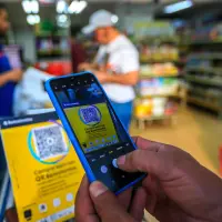 Por ahora, mientras el decreto avanza, el futuro de Bre-B —la gran apuesta del Banco de la República— parece tambalear justo cuando estaba a punto de despegar. FOTO: Camilo Suárez