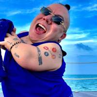 David Alejandro Peláez Marín, más conocido en el universo digital como Alejo Little, vivió con displasia ósea, una condición genética que limitó su estatura a 90 centímetros. FOTO: Tomada de redes sociales @alejolittle