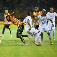 El Deportivo Pereira estaría sancionado inicialmente por tres períodos para fichar jugadores. Foto: Colprensa
