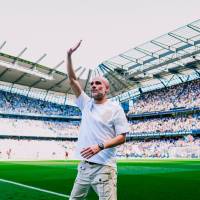 Pep Guardiola en su despedida de Manchester City en el Etihad Stadium. FOTO: X MANCITY