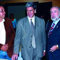 Uno de los grandes amigos de Nuñez Lapeira fue Manuel Ramiro Velasquez (a la derecha), quien murió en febrero de 2015 por enfermedad respiratoria. Hicieron parte del progresismo conservador. FOTO ARCHIVO EL COLOMBIANO. 