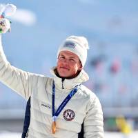 Johannes Klaebo, con nueve preseas doradas, iguala a leyendas como Katie Ledecky, Larisa Latynina, Paavo Nurmi, Mark Spitz y Carl Lewis; solo Michael Phelps lo supera en oros olímpicos. FOTO juegos de invierno