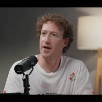 El creador de Facebook dijo también que “al feed no le importa si lo que retiene tu atención tiene pulso. Le importa si te quedas”. FOTO tomada de YouTube @CleoAbram