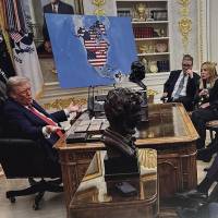 La imagen que alerta al mundo: Trump mostró mapa con países pintados con la bandera de EE. UU. 