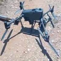 Este fue uno de los drones utilizados por las disidencias en el corregimiento Las Auras, hecho que dejó 90 desplazados y una persona lesionada el pasado lunes festivo. FOTO: CORTESÍA GOBERNACIÓN DE ANTIOQUIA