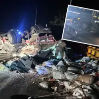 Así quedaron dos de los vehículos implicados en este accidente, el cual dejó como víctima a una pasajera del carro particular. Ocurrió a pocos metros del acceso al municipio de Ebéjico, Antioquia. FOTOS: CORTESÍA