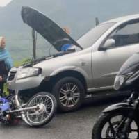 En este accidente, ocurrido en la autopista Medellín-Bogotá, en Cocorná, un motociclista falleció en la tarde del lunes festivo. FOTO: CORTESÍA MI ORIENTE