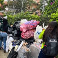 Solo en Bello se lograron recolectar 2,8 toneladas de reciclaje y se entregaron uniformes para los niños para que participen en los clasificatorios del Baby Fútbol. FOTOS: CORTESÍA