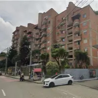 Dentro de estos edificios, en el barrio Manrique Central, ocurrió la muerte de Luz Rocío Posada Henao, de 77 años. FOTO: GOOGLE MAPS