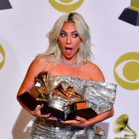 Lady Gaga figura entre las favoritas de la noche y podría llevarse uno de los premios más esperados en la edición 68 de los Premios Grammys. FOTO: AFP.