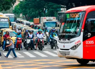 La medida del pico y placa aplica en todos los municipios del área metropolitana. FOTO: EL COLOMBIANO