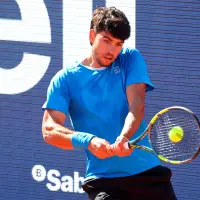 El tenista español Carlos Alcaraz es el vigente campeón del Roland Garros. En la final del 2025 venció a el italiano Jannik Sinner. Foto: AFP