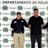 El extranjero quedó a disposición de las autoridades competentes, mientras avanzan los trámites judiciales correspondientes para su eventual extradición a México. FOTO: Cortesía Policía de Antioquia
