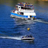 Por las heladas temperaturas, las algas, sedimentos y las corrientes ocultas, nadar en el embalse de Guatapé está prohibido y el uso de chaleco salvavidas en sus servicios fluviales es obligatorio. Foto de referencia: Jaime Pérez Munévar