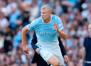 Este es el nuevo look de Erling Haaland, quien cambió su imagen para el inicio de la Premier League. FOTO GETY