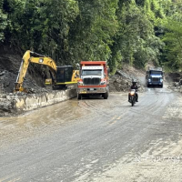 Así luce uno de los pasos a un sólo carril en la vía Medellín - Urabá. FOTO Cortesía Autopistas Urabá.