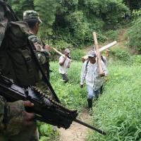 El uniformado fallecido fue identificado como Luis Andrés Benítez Rodríguez, adscrito al Batallón de Infantería N.º 32 de la Cuarta Brigada del Ejército. Foto: EL COLOMBIANO