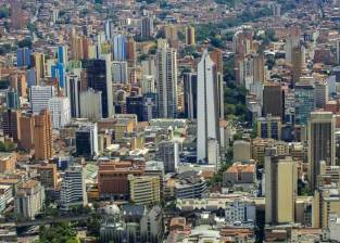 Uno de los principales retos de la capital antioqueña es superar su déficit de vivienda, según expertos. FOTO: CAMILO SUÁREZ