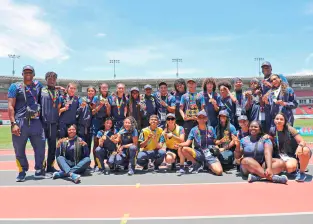 Esta es la delegación de atletas que representó a Colombia en los Juegos Suramericanos Juveniles en Panamá. FOTO MINDEPORTES 