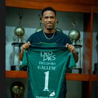 El arquero peruano Pedro Gallese exhibe la casaca número uno que usará con el Deportivo Cali, su nuevo club. FOTO: Cortesía Deportivo Cali