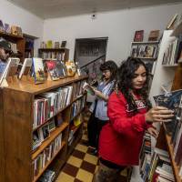 Librerías independientes de Medellín abrirán hasta la medianoche con actividades culturales gratuitas durante la primera edición de la Noche de Librerías. FOTO Jaime Pérez Munévar.