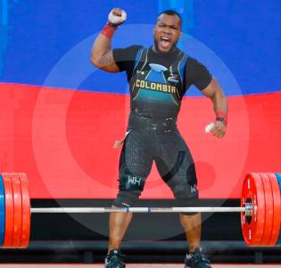 ¡Súper saiyajin! El pesista colombiano Yeison López elevó su nivel y rompió tres récords mundiales