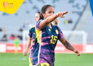 Manuela Pavi celebró por partida doble en la victoria de Colombia ante Panamá por la Copa de Oro. FOTO CORTESÍA FCF