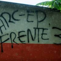 Grafiti intimatorio de las disidencias de las Farc en el Norte de Antioquia. FOTO: Camilo Suárez