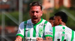 Javier Gandolfi sorprendió de entrada con un once inicial que incluyó varias novedades, entre ellas los refuerzos que llegaron para este semestre. César Haydar, Juan Bauzá, Marlos Moreno y Facundo Batista fueron titulares, y sería precisamente el delantero uruguayo quien abriría el marcador y, de paso, se estrenaría como goleador con la camiseta verde. Foto: Manuel Saldarriaga Quintero