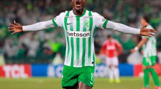 La victoria ante Internacional no solo representa un avance en la tabla de posiciones, sino también una inyección de moral para el plantel y la afición del Atlético Nacional. Foto: Manuel Saldarriaga Quintero.