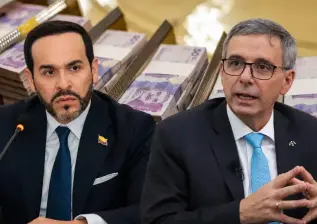 Abelardo de la Espriella, presidente de Colombia; y Miguel Gómez, ministro de Hacienda. FOTO: Colprensa y Presidencia.