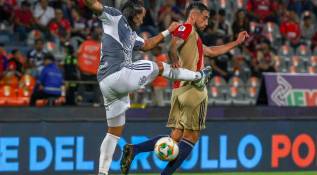 La fecha 12 de la Liga BetPlay II-2025 deja así un partido que será recordado por su intensidad y dramatismo, en el que ni paisas ni barranquilleros lograron imponerse, pero sí regalaron a la afición un espectáculo digno de las expectativas. Foto: Juan Antonio Sánchez