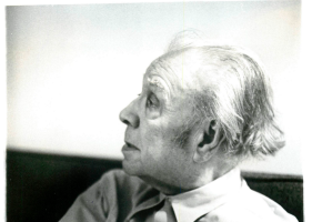 Borges se convirtió en autor de culto en Latinoamérica, por eso ha sido suplantado y se le atribuyen textos que nunca firmó. FOTO ARCHIVO