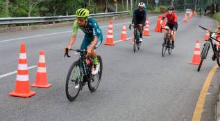 La ciclovía funcionará todos los domingos y festivos de 5:30 a. m. a 10:00 a. m. y va desde San Diego hasta el Alto de Las Palmas. Dado que tendrá un carril exclusivo, no será necesario cerrar por completo la movilidad del área. Foto: Esneyder Gutiérrez