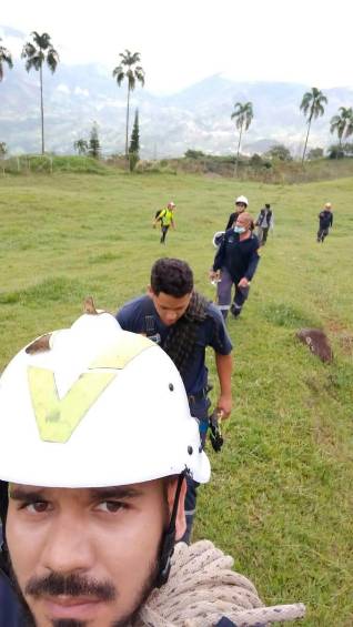 Los integrantes del grupo de socorro retomaron las labores de búsqueda de tres mujeres que se perdieron en el cerro Tuso. FOTO CORTESÍA 
