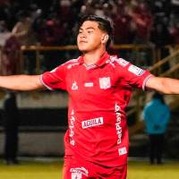 El juvenil José Cavadía celebra el primer tanto en el duelo de América ante Chicó en Tunja. FOTO TOMADA X@AmericadeCali