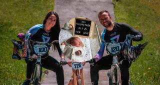 Esta es la primera imagen del bebé de Mariana Pajón y Vincent Pelluard, que nació el viernes en la noche. FOTO TOMADA INSTAGRAM 