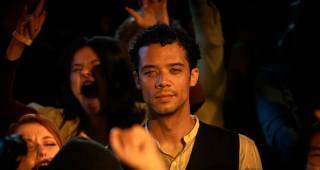 Jacob Anderson en su papel de Louis en Entrevista con el vampiro. FOTO Cortesía AMC