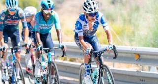 Buitrago dio pelea en Calar Alto y sigue líder de la montaña de la Vuelta a España. FOTO: @vueltaespaña