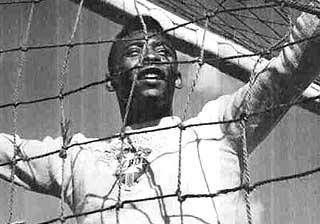 Desde este martes, Netflix proyecta la historia de Edson Arantes do Nascimiento, más conocido como Pelé, uno de los más grandes en la historia del fútbol mundial. FOTO ARCHIVO EC