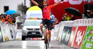 Thymen Arensman, del Team Ineos, fue el ganador de la etapa 19 del Tour de Francia. FOTO TOMADA X @ThymenArensman