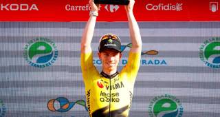 Matthew Brennan consiguió su tercera etapa en La Vuelta. FOTO: X TeamVisma