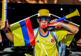 Los aficionados de la Selección Colombia le dieron la bienvenida al equipo a Estados Unidos para el partido de este domingo ante Jordania. FOTO EL COLOMBIANO 