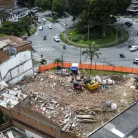 imagen de referencia de predios demolidos para avance de obras del Metro de La 80. Foto: Manuel Saldarriaga Quintero.